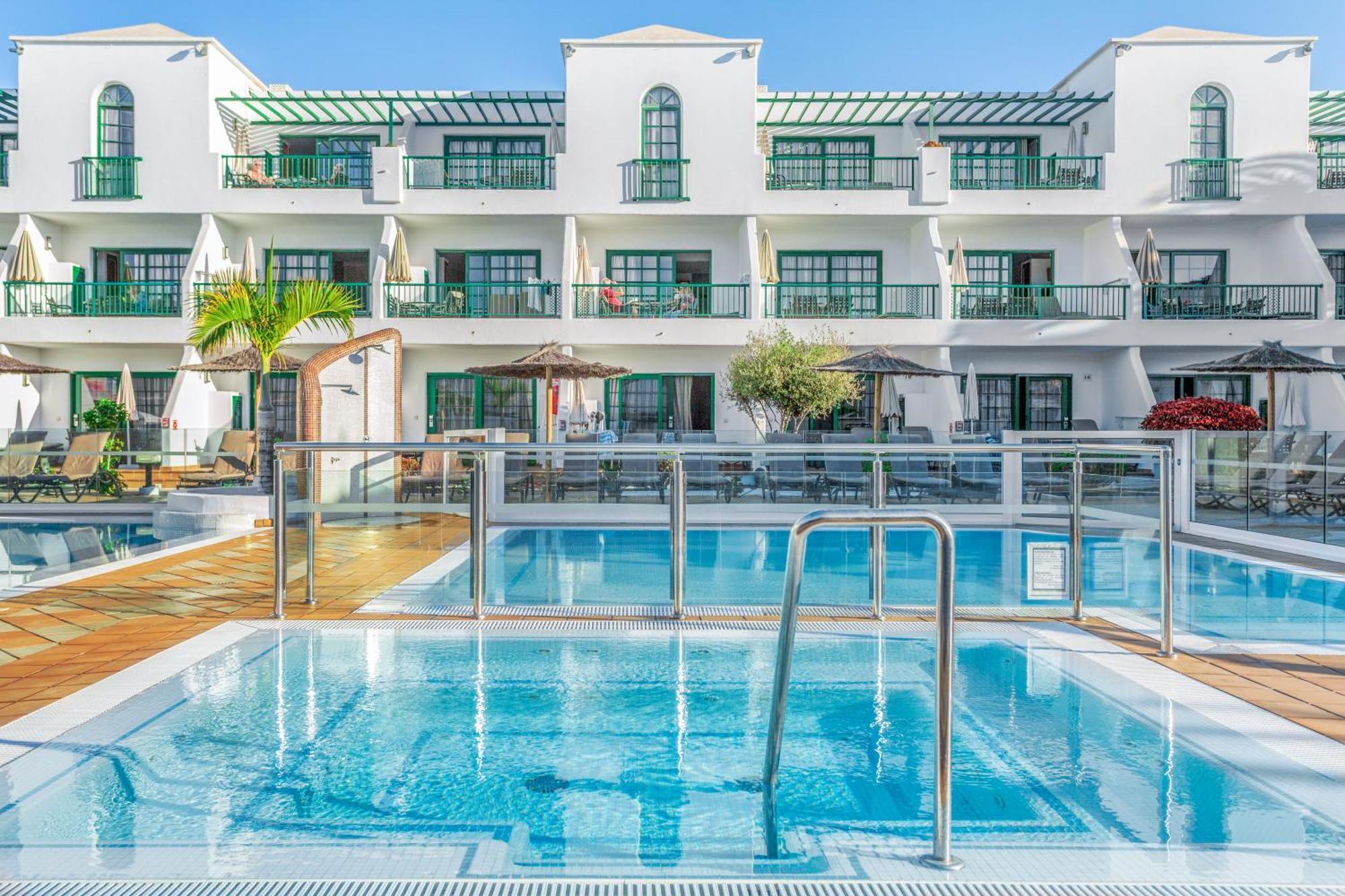 Апарт отель Club Del Carmen Пуэрто дель Кармен Экстерьер фото
