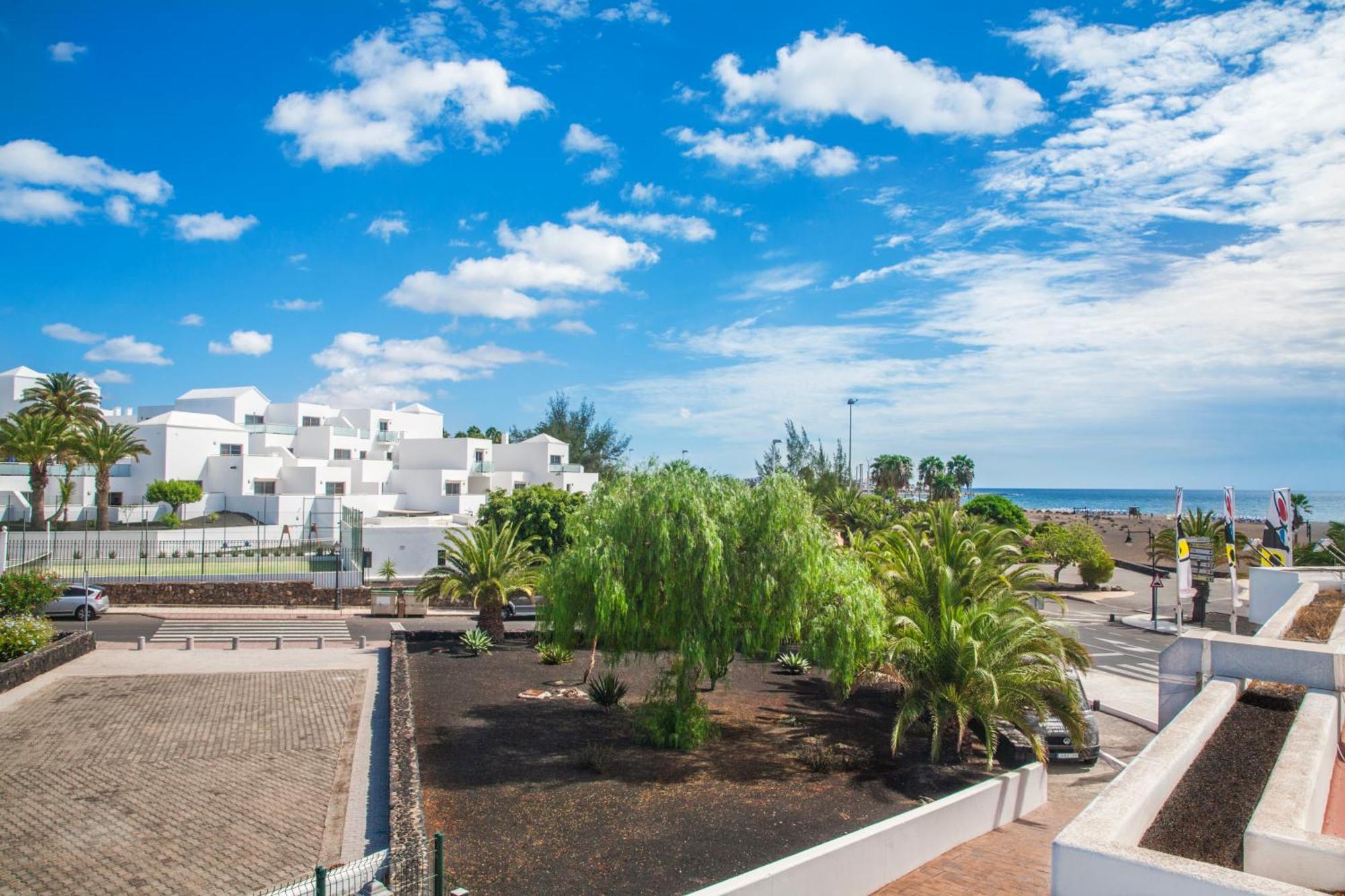 Апарт отель Club Del Carmen Пуэрто дель Кармен Экстерьер фото