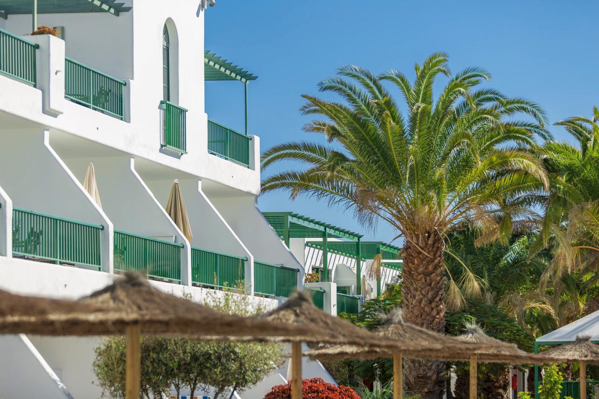Апарт отель Club Del Carmen Пуэрто дель Кармен Экстерьер фото