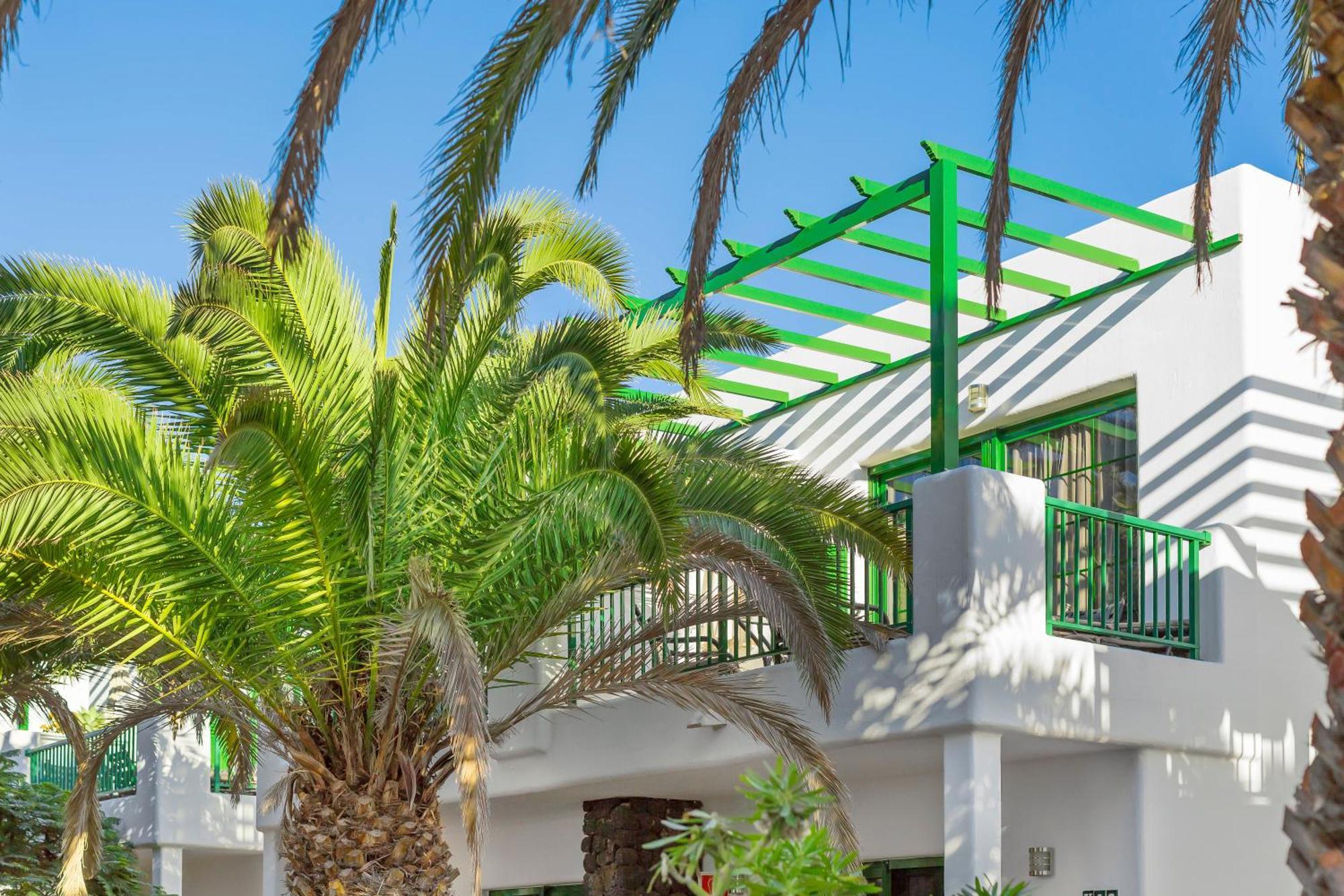 Апарт отель Club Del Carmen Пуэрто дель Кармен Экстерьер фото