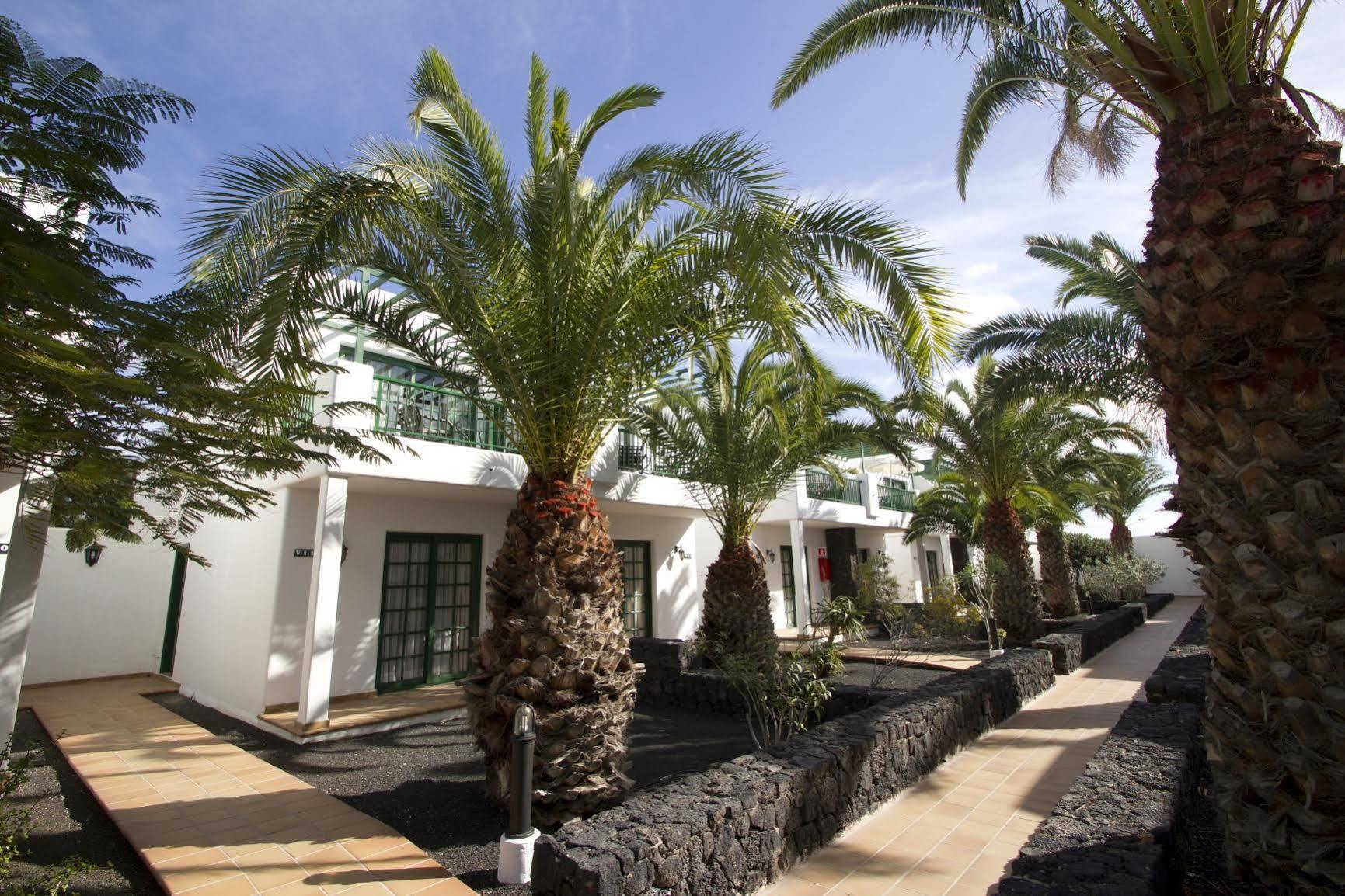 Апарт отель Club Del Carmen Пуэрто дель Кармен Экстерьер фото